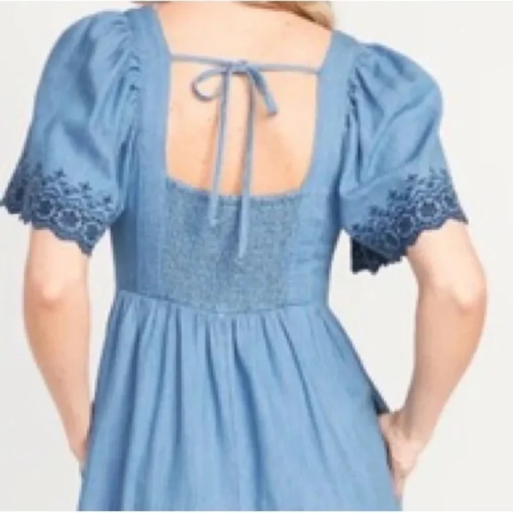 Old Navy Light Blue Lace-Trim Midi Dress - Picture 3 of 9